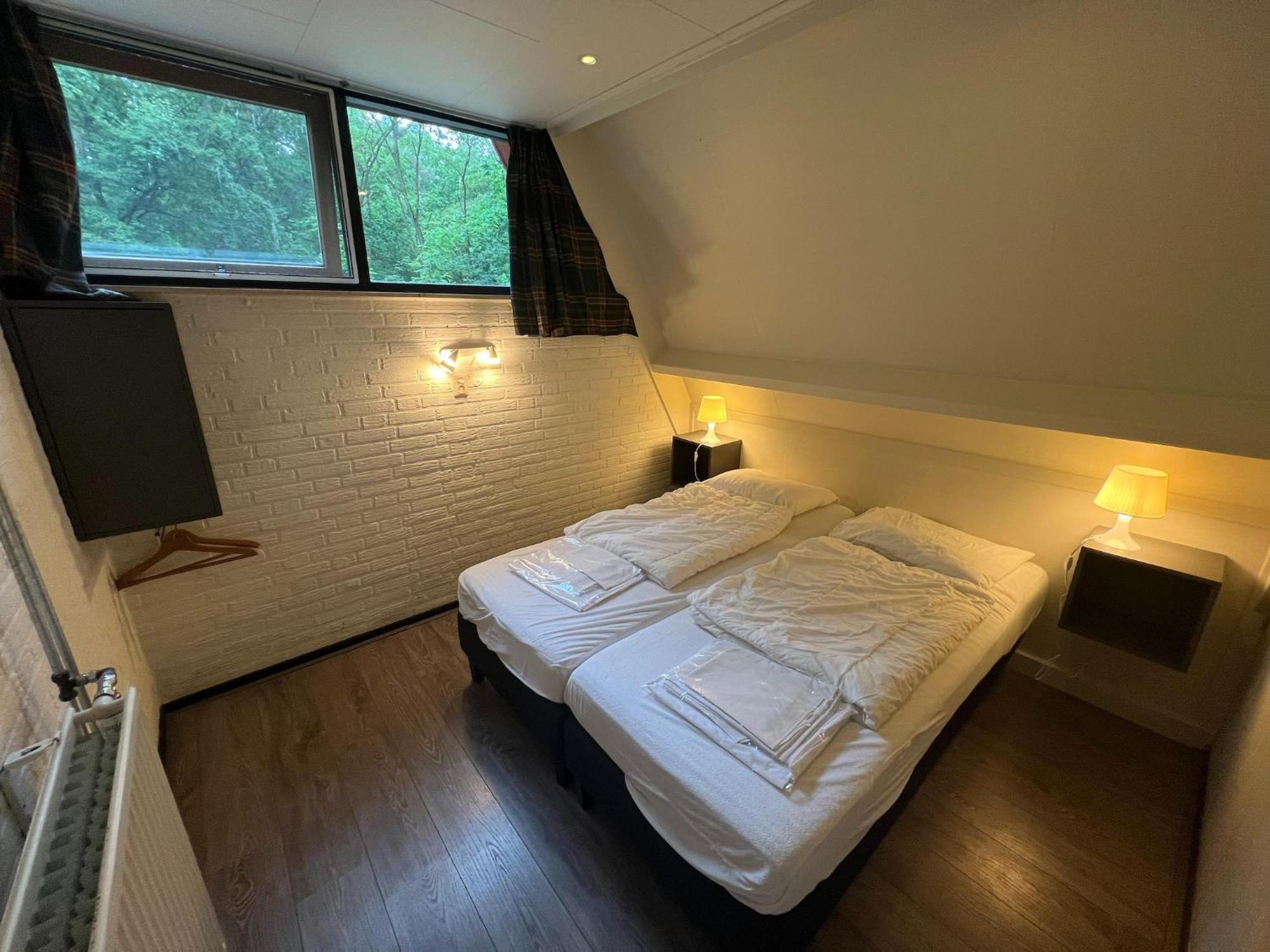 Modern Holiday Home In Stramproy In The Forest Ngoại thất bức ảnh